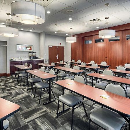 Hampton Inn Louisville Northeast Buitenkant foto