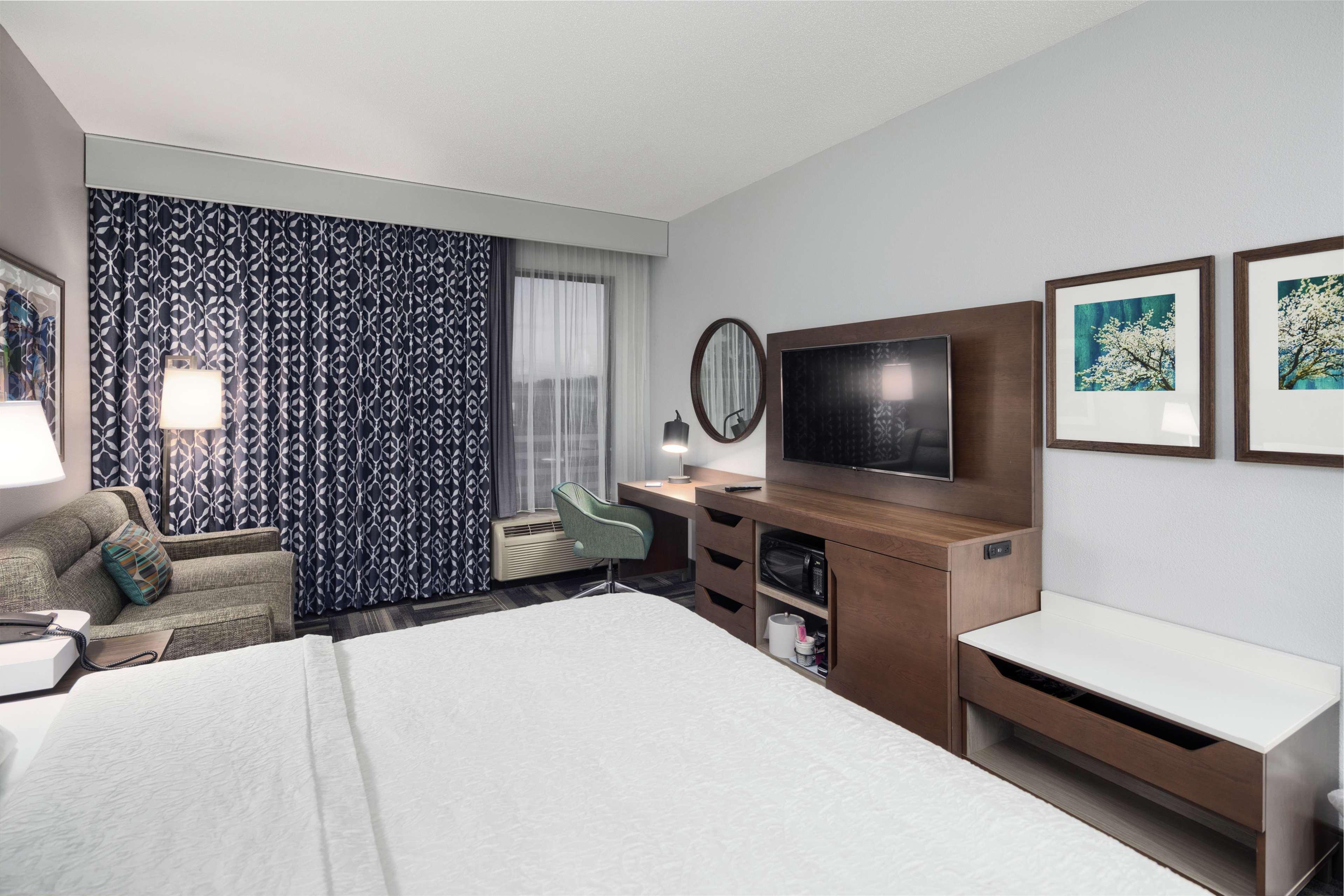 Hampton Inn Louisville Northeast Buitenkant foto
