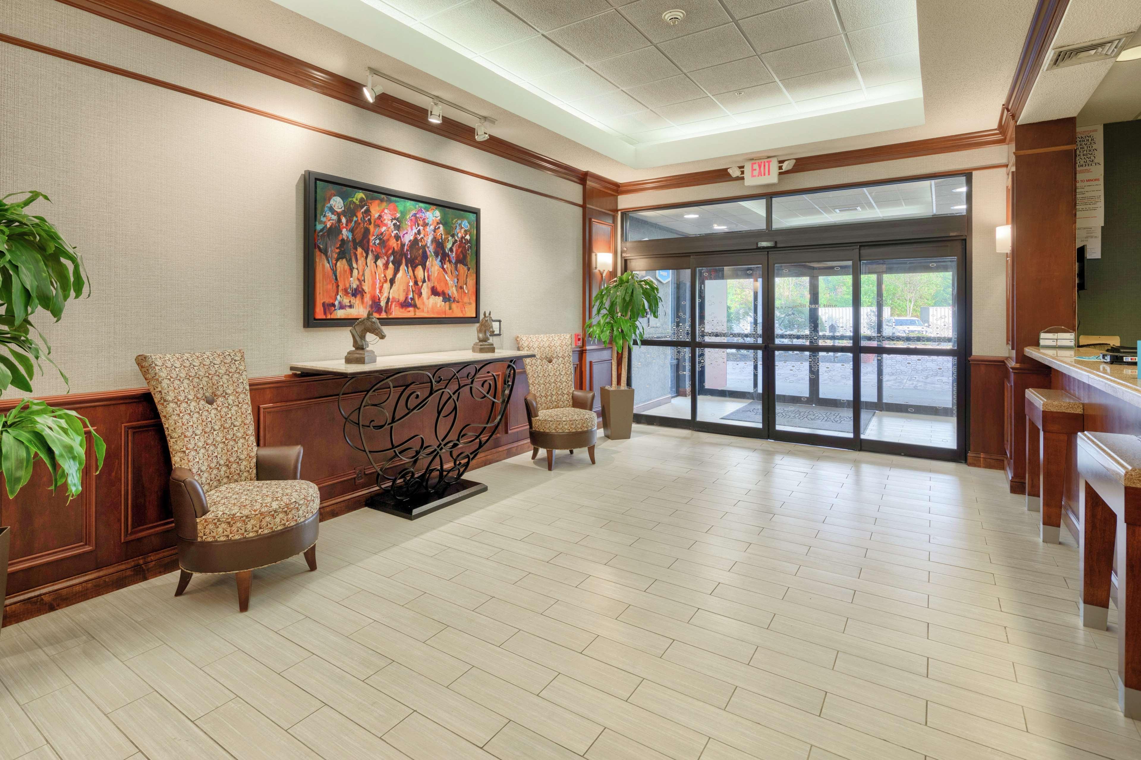 Hampton Inn Louisville Northeast Buitenkant foto