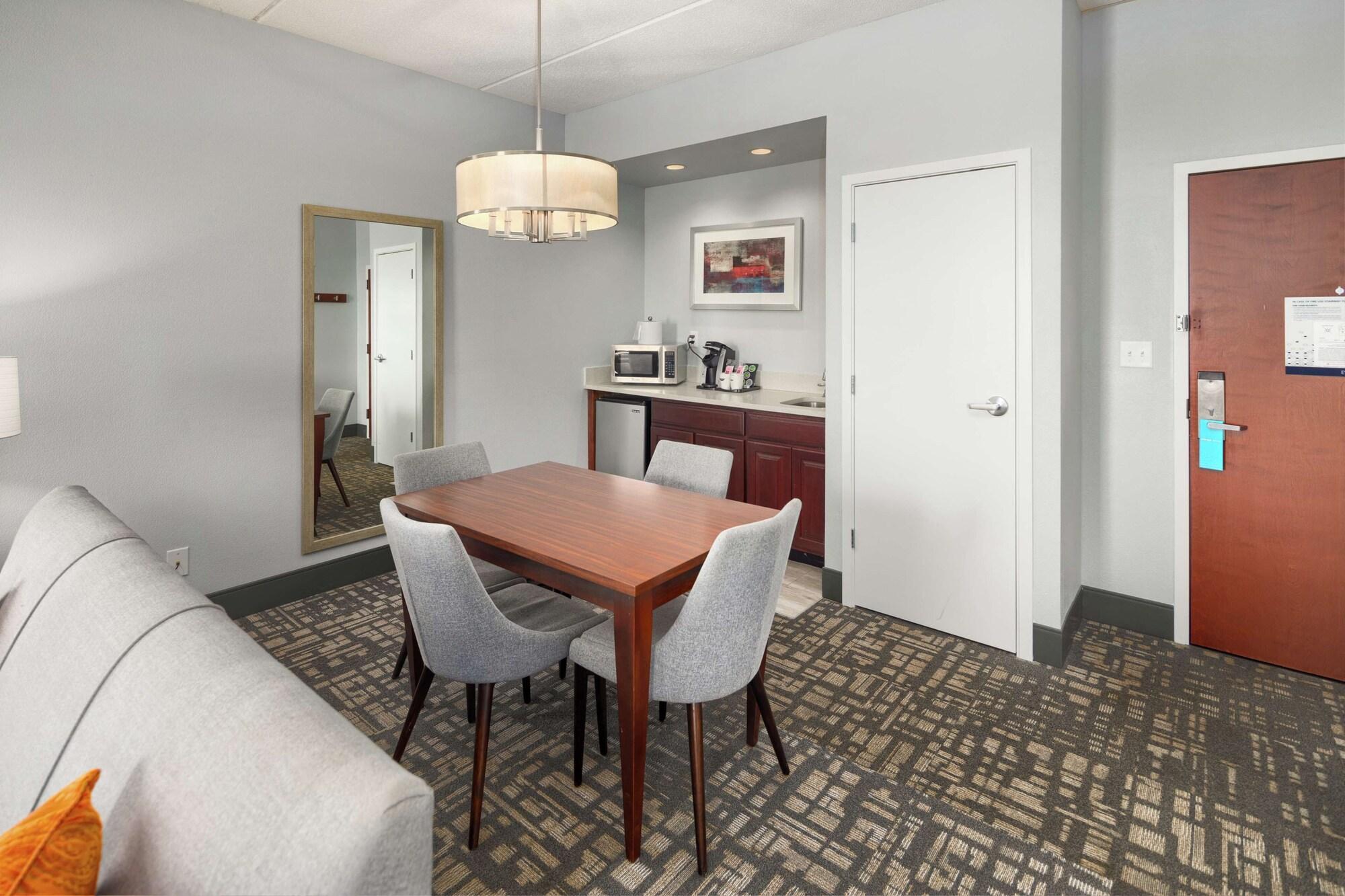 Hampton Inn Louisville Northeast Buitenkant foto