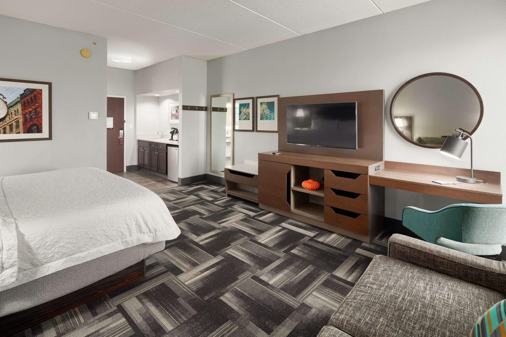 Hampton Inn Louisville Northeast Buitenkant foto