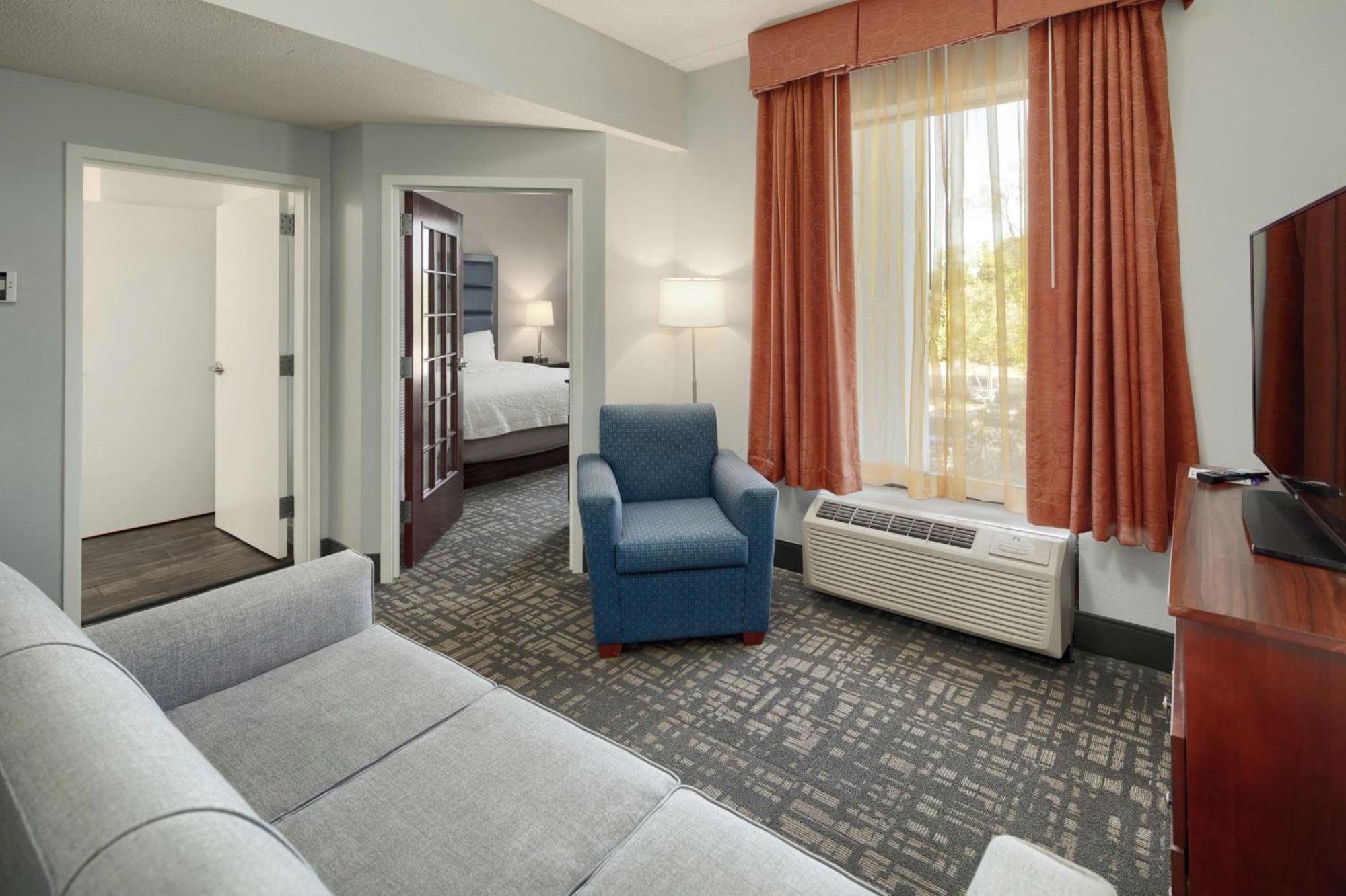 Hampton Inn Louisville Northeast Buitenkant foto
